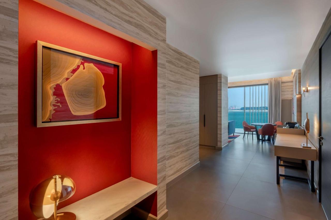 Hyatt Centric Jumeirah 迪拜 外观 照片 A suite at the hotel