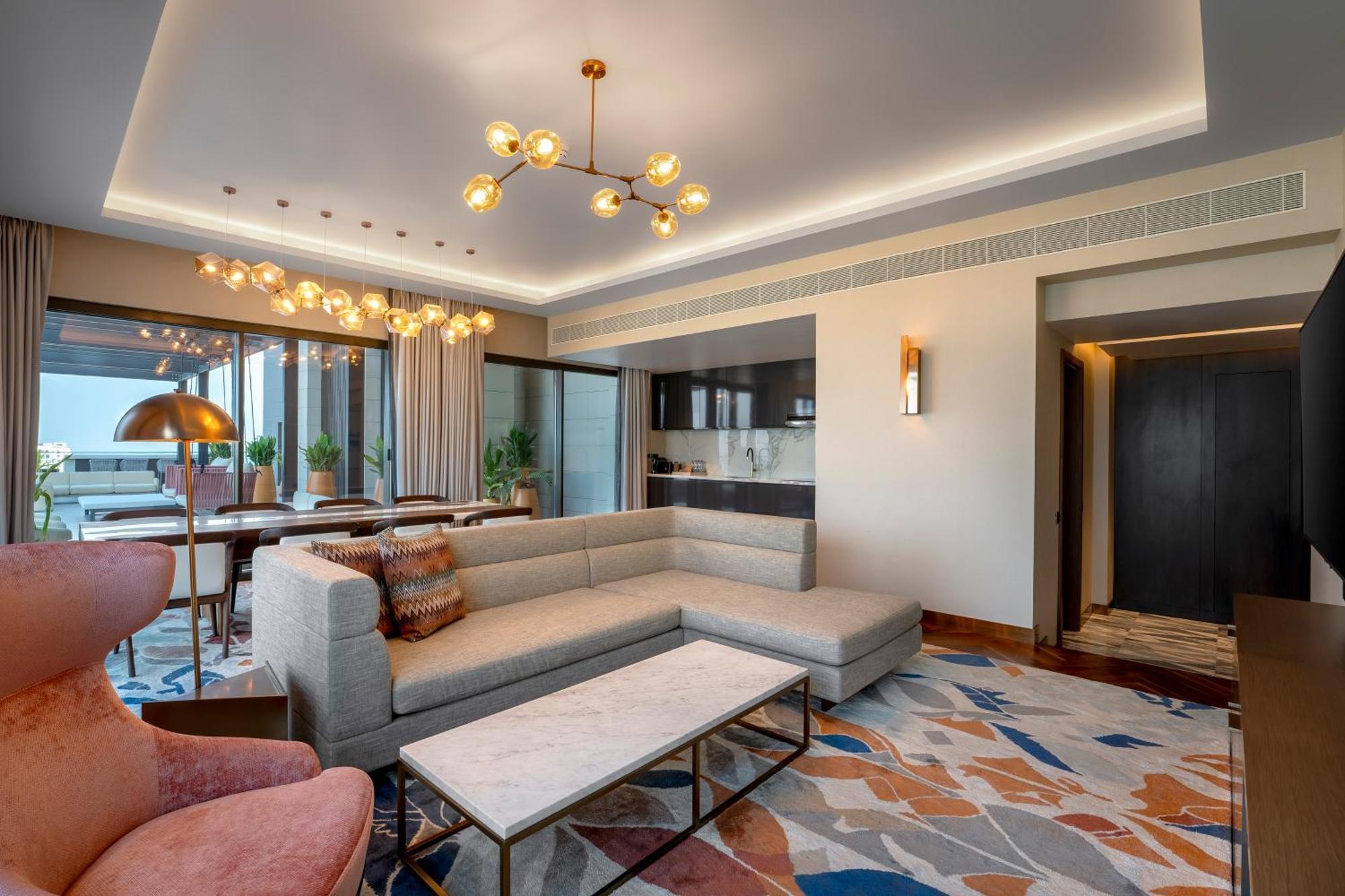 Hyatt Centric Jumeirah 迪拜 外观 照片 A suite at the hotel